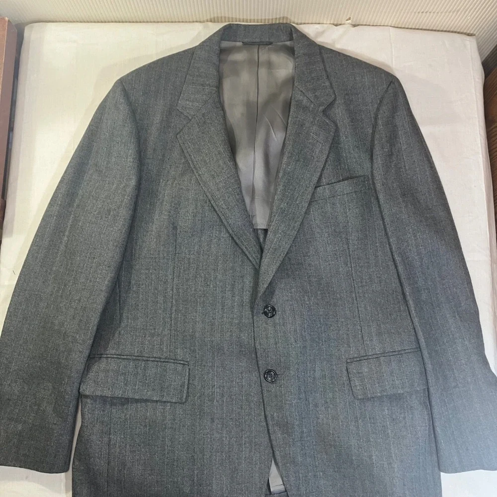 Canterbury Ltd Vintage 3Piece Suit Gray Herringbone Pinstripe 46R Union Made USA